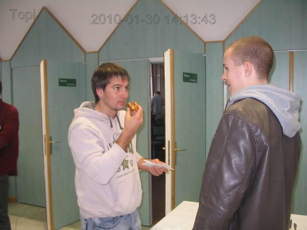 184_8425.jpg - Hmm Fini. Te nemkapsz :D